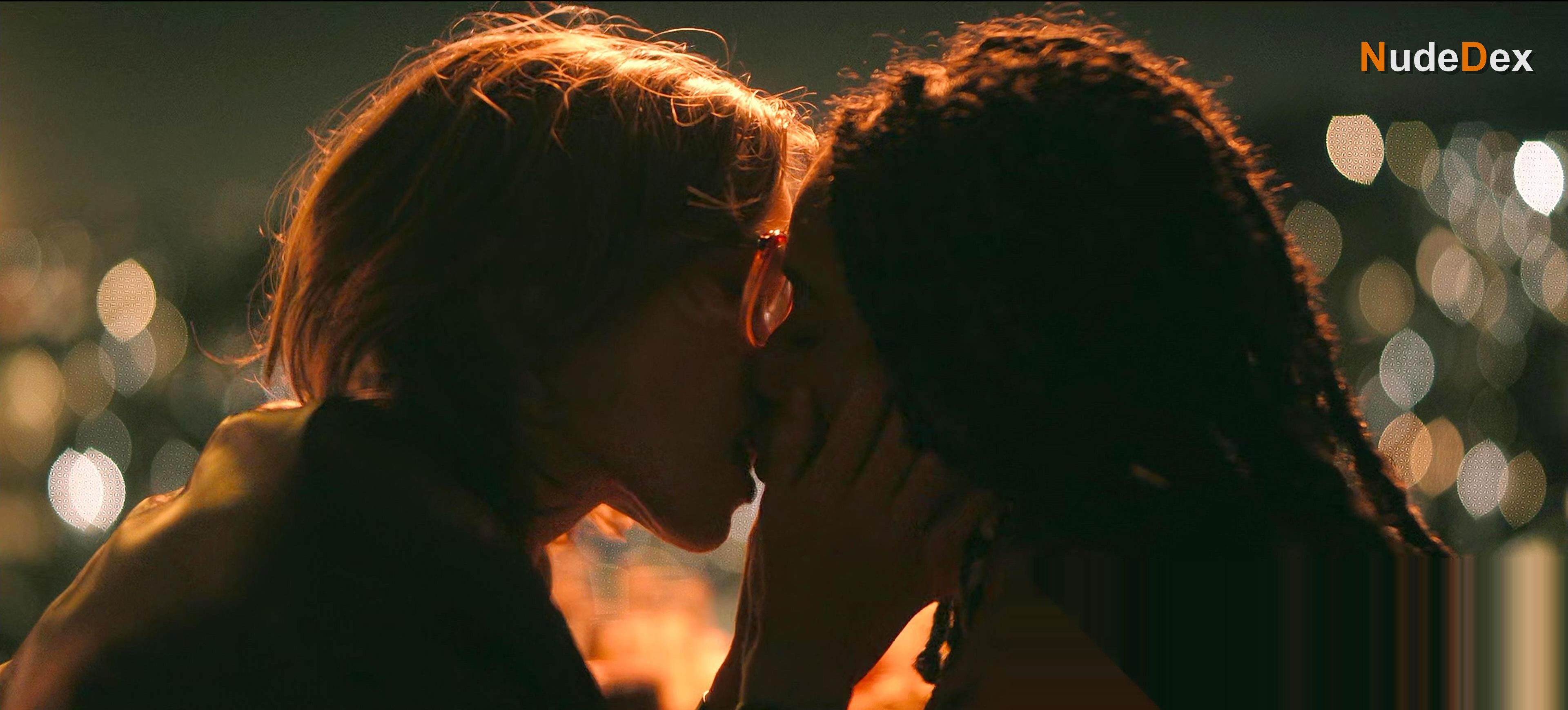 Esther Tinman in Divided Youth, photo 10