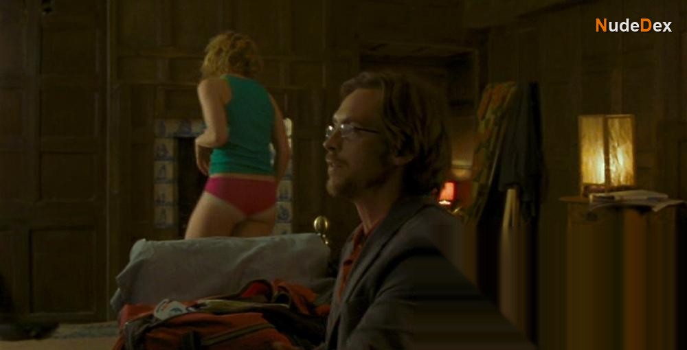 Eva Birthistle in The Children, photo 2