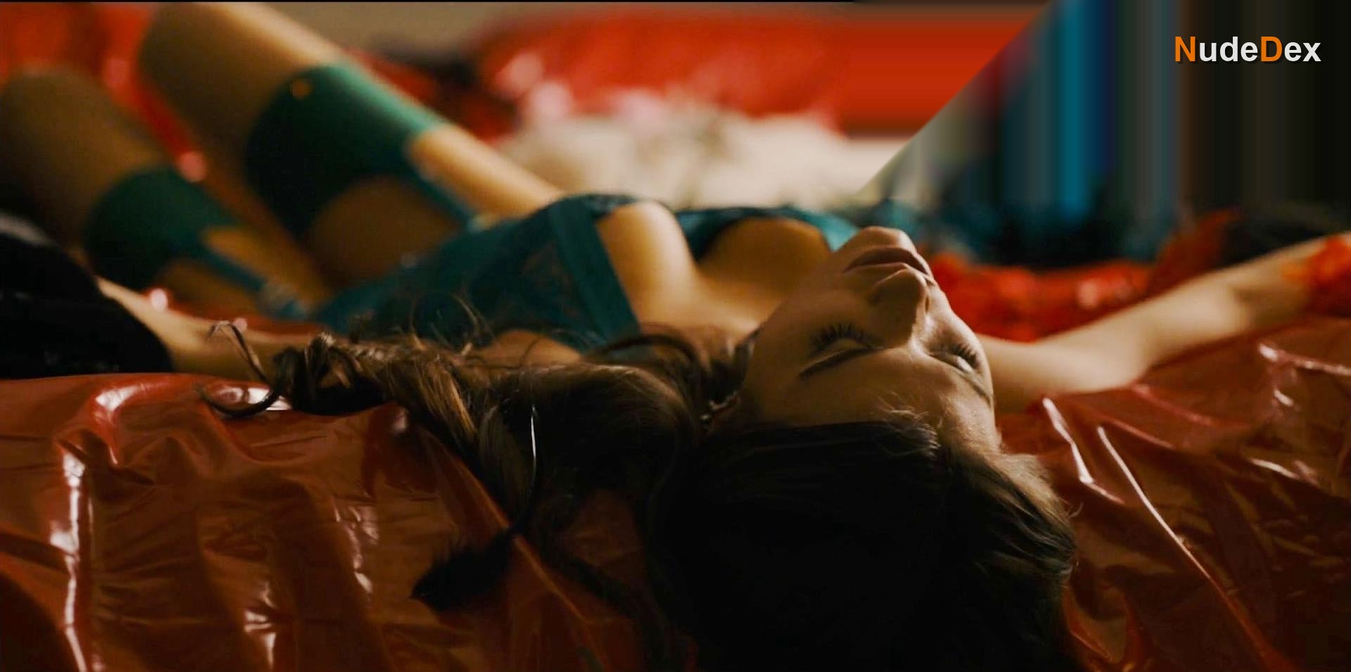 Eva De Dominici in The Cleaning Lady, photo 5
