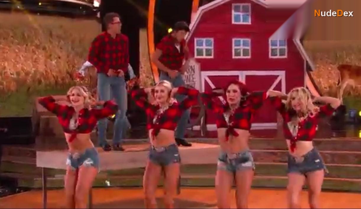 Evanna Lynch in Dancing With The Stars, photo 26
