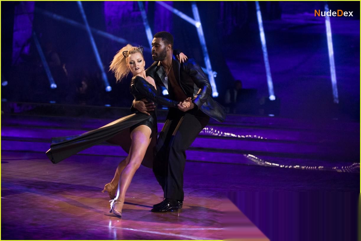 Evanna Lynch in Dancing With The Stars, photo 39
