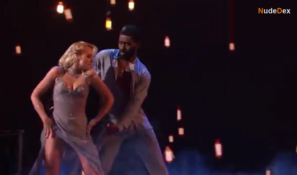 Evanna Lynch in Dancing With The Stars, photo 43