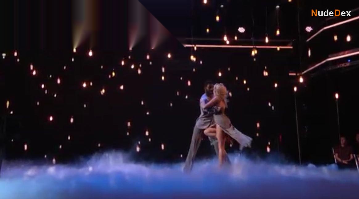 Evanna Lynch in Dancing With The Stars, photo 51