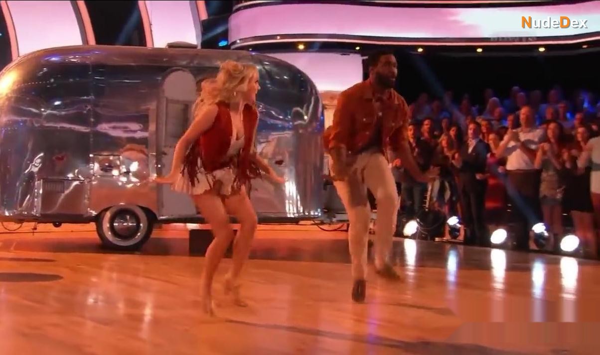 Evanna Lynch in Dancing With The Stars, photo 80