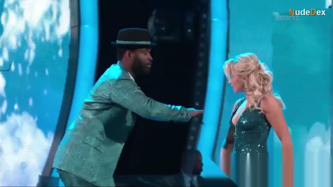 Evanna Lynch in Dancing With The Stars, photo 91