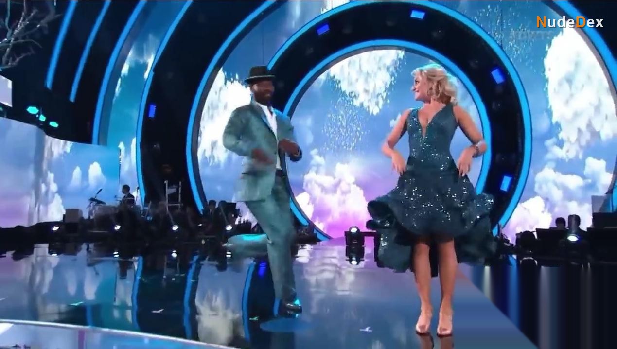 Evanna Lynch in Dancing With The Stars, photo 102