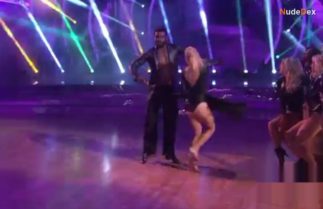 Evanna Lynch in Dancing With The Stars, photo 106