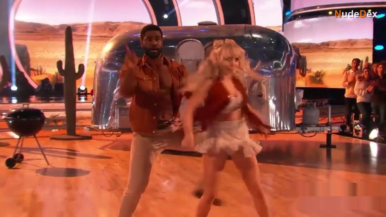 Evanna Lynch in Dancing With The Stars, photo 113