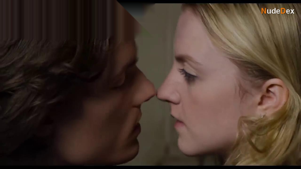 Evanna Lynch in My Name Is Emily, photo 3