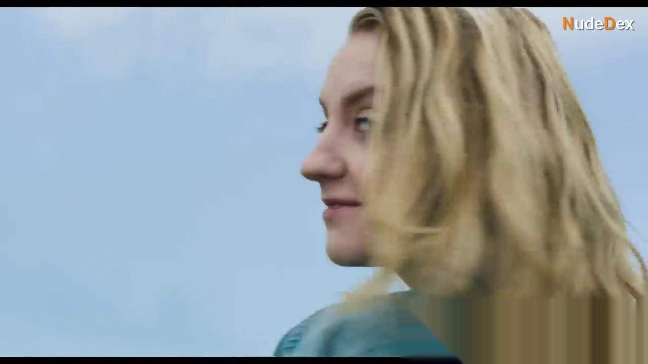 Evanna Lynch in My Name Is Emily, photo 17