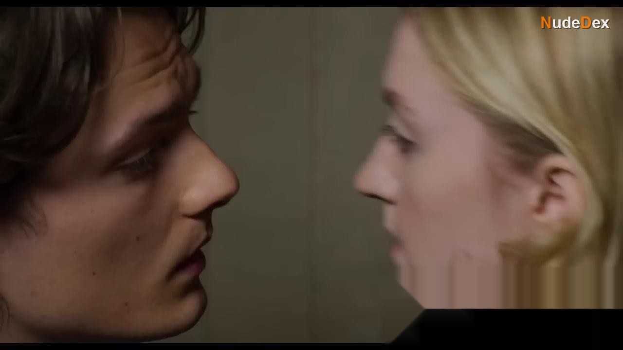 Evanna Lynch in My Name Is Emily, photo 20
