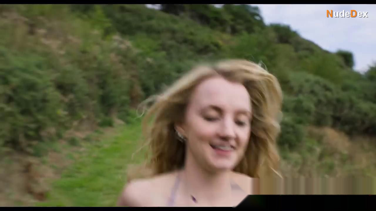 Evanna Lynch in My Name Is Emily, photo 24