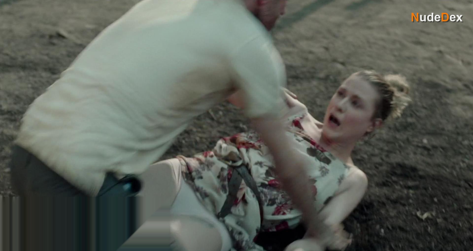 Evan Rachel Wood in Into The Forest, photo 7