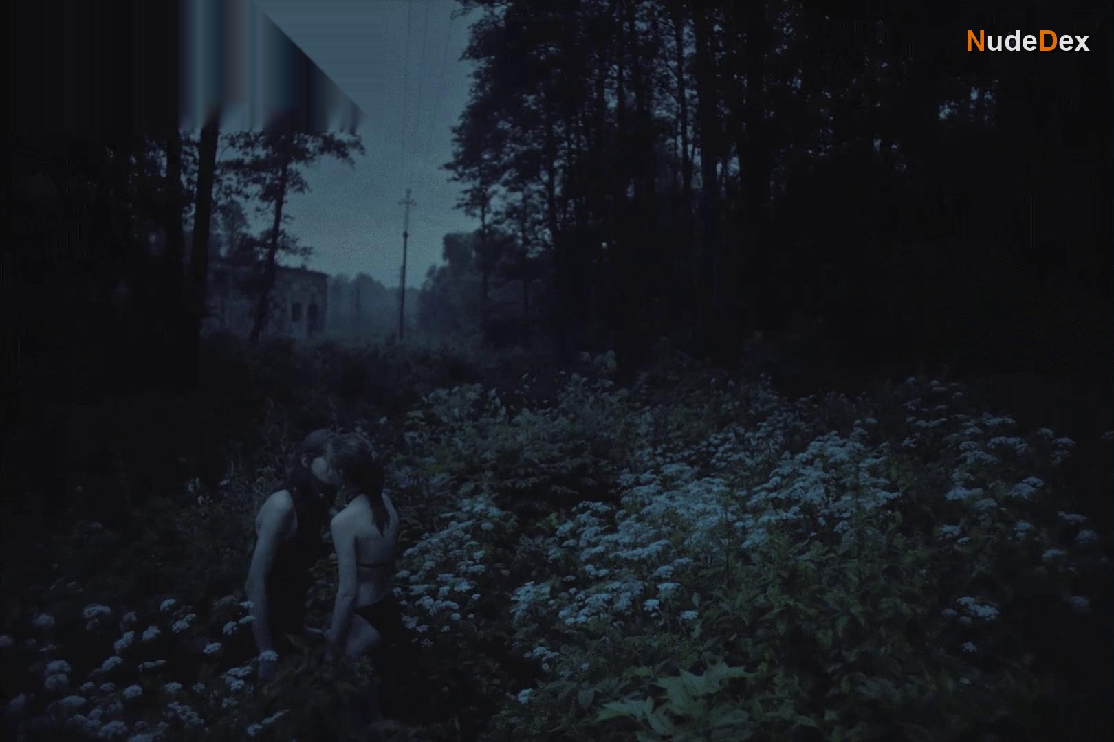 Eva Vaitulionyte in Toxic, photo 6