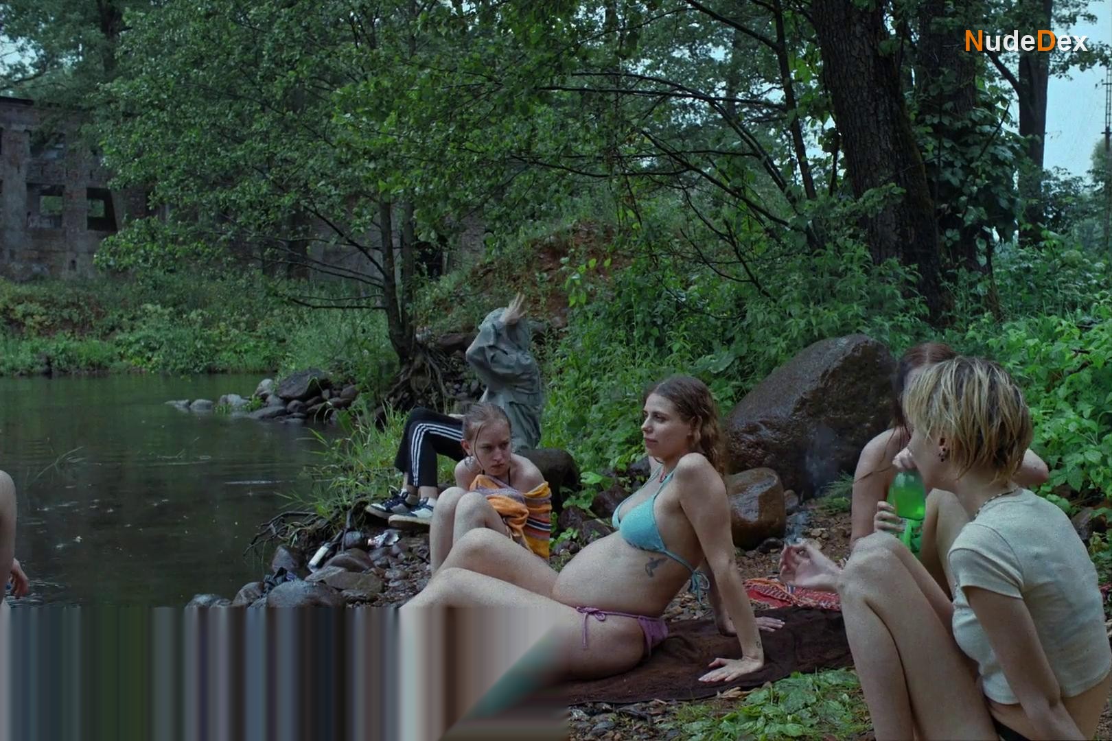Eva Vaitulionyte in Toxic, photo 13