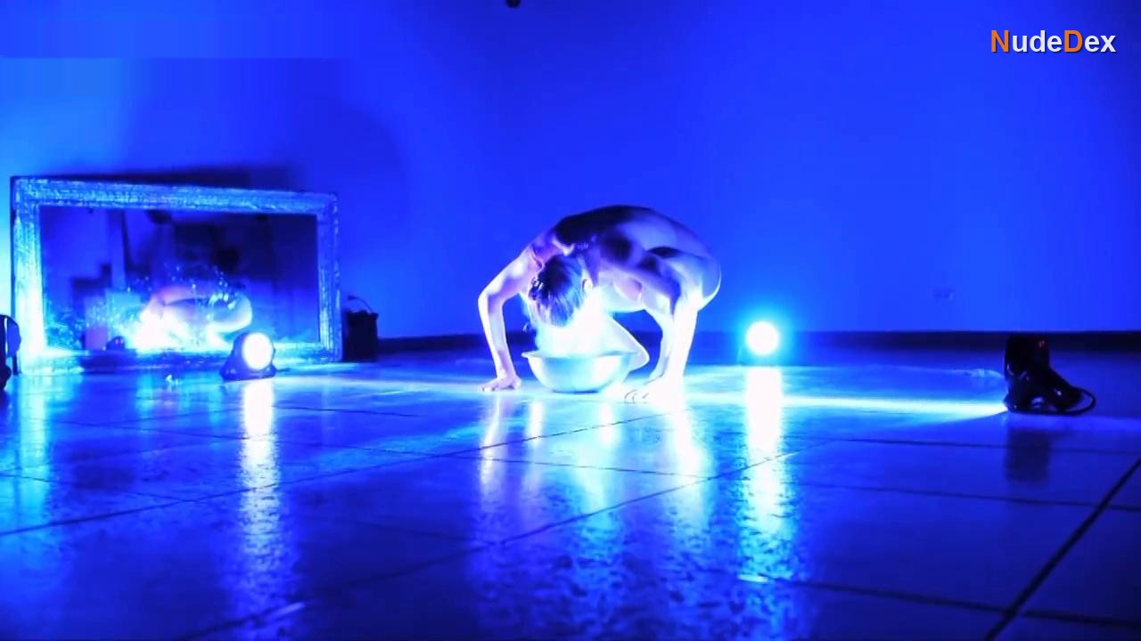 Eve Bonneau in Vapor, photo 1