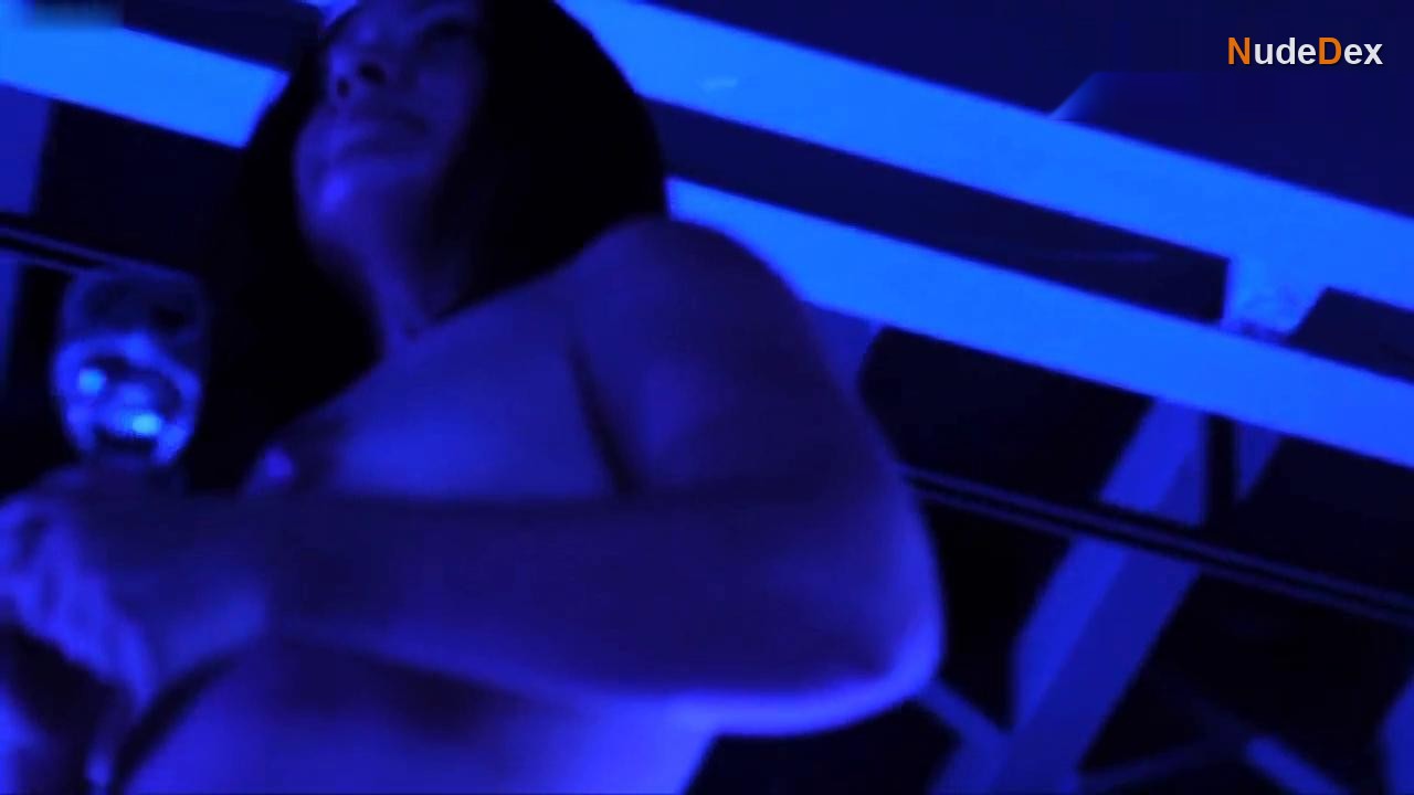 Eve Bonneau in Vapor, photo 6