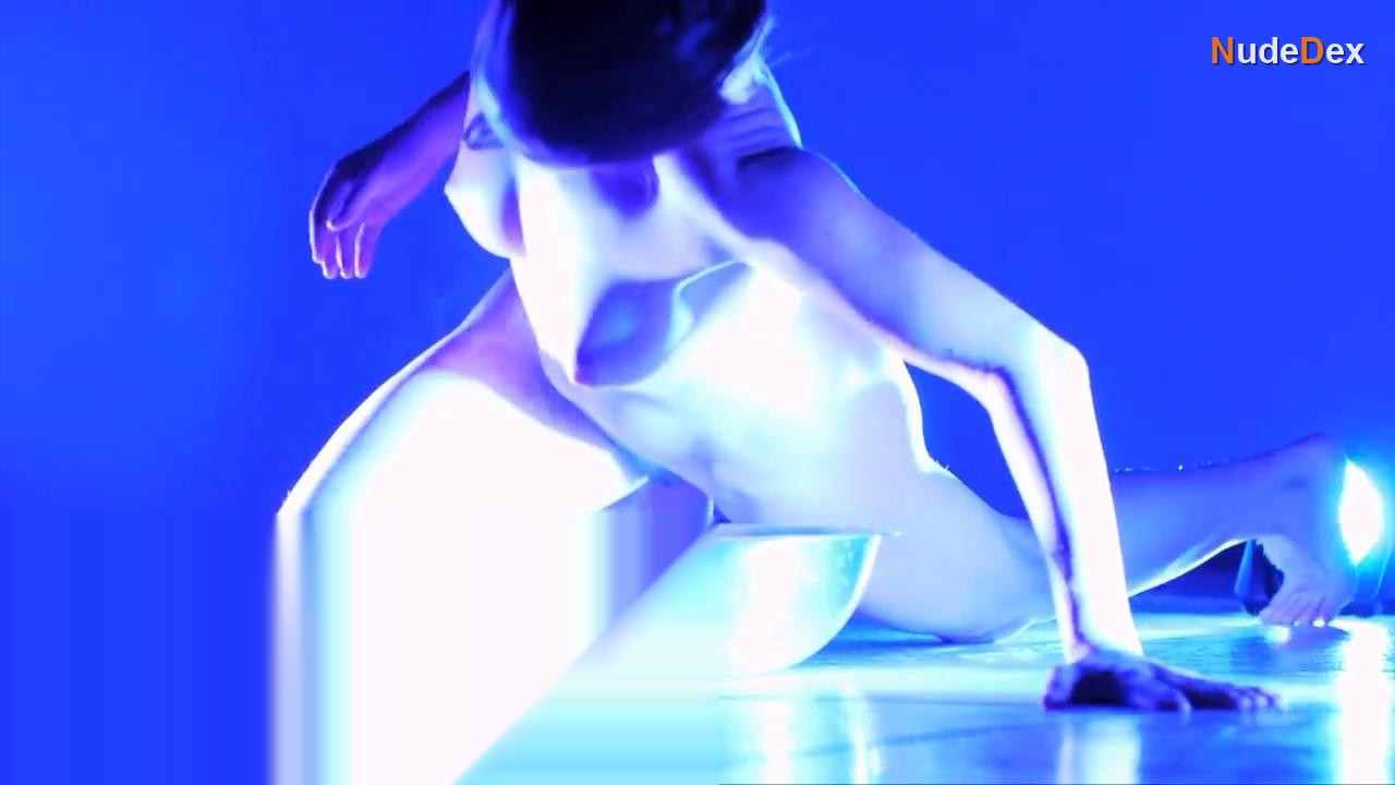 Eve Bonneau in Vapor, photo 11