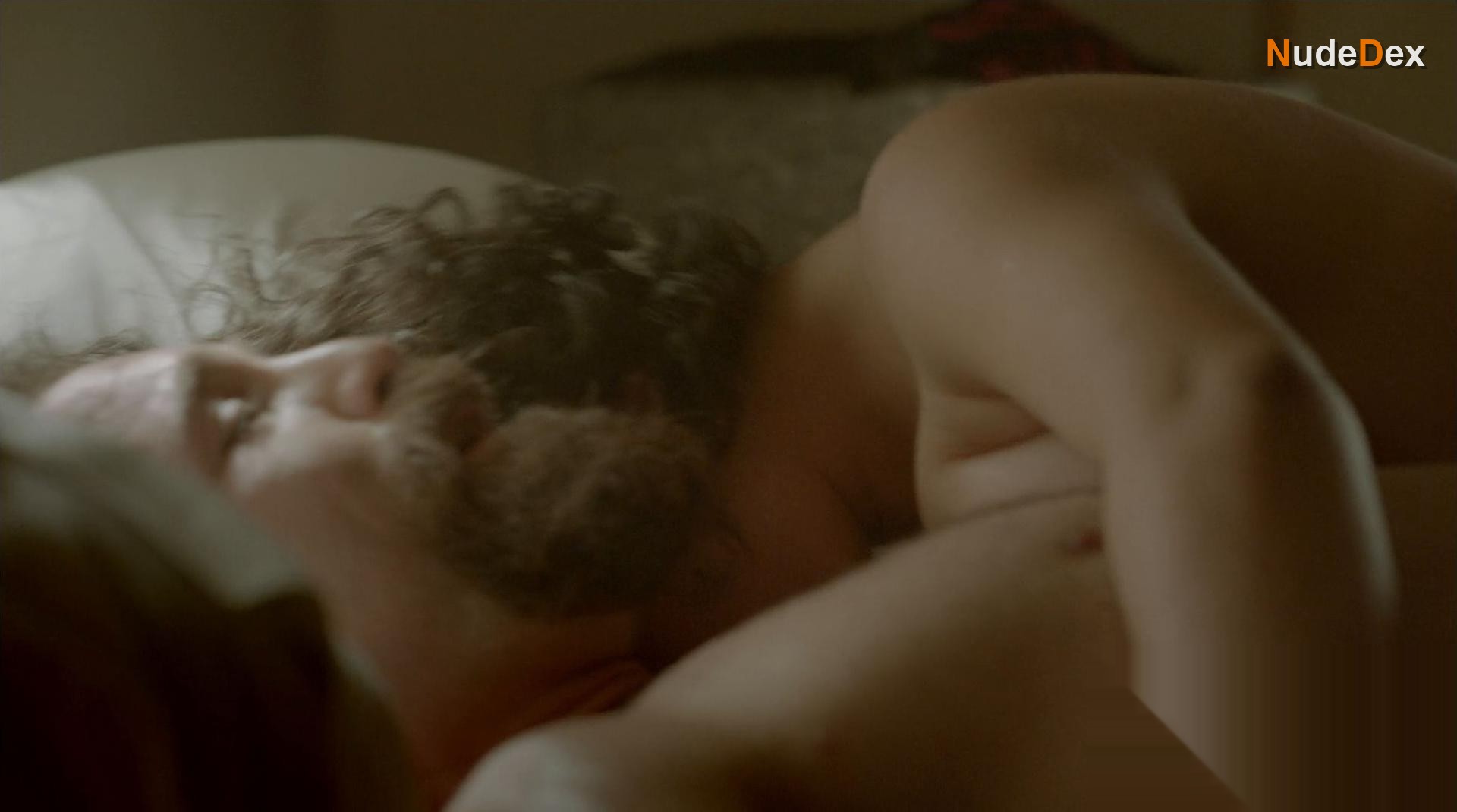 Yana Gold in Bitten