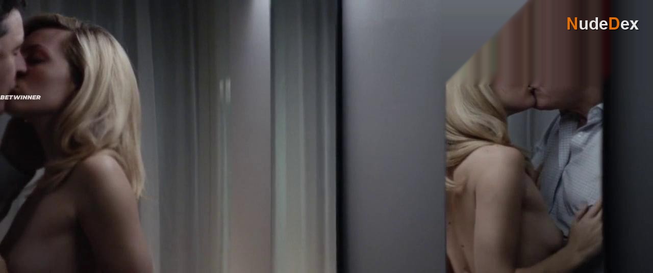 Evelyne Brochu in Cash Nexus, photo 1