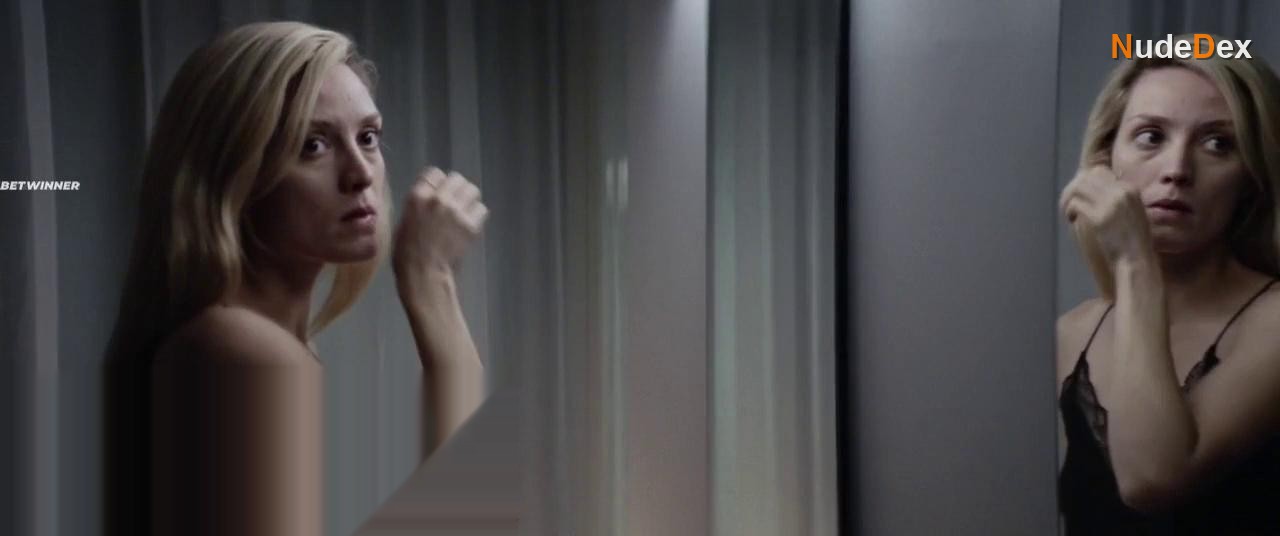 Evelyne Brochu in Cash Nexus, photo 5