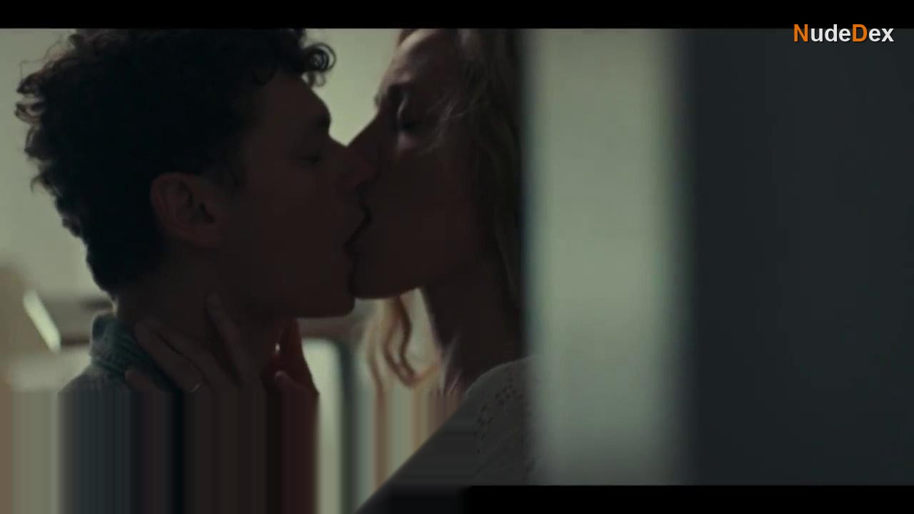 Evelyne Brochu in Chouchou, photo 1