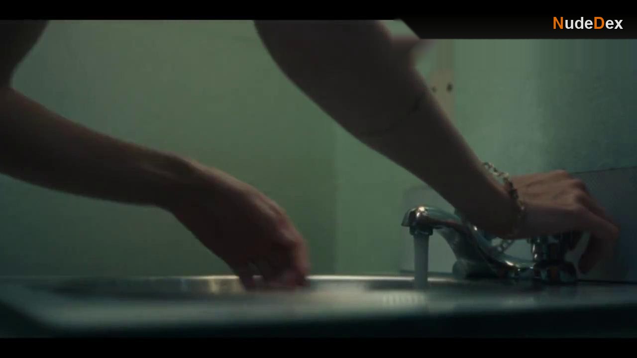 Evelyne Brochu in Chouchou, photo 2