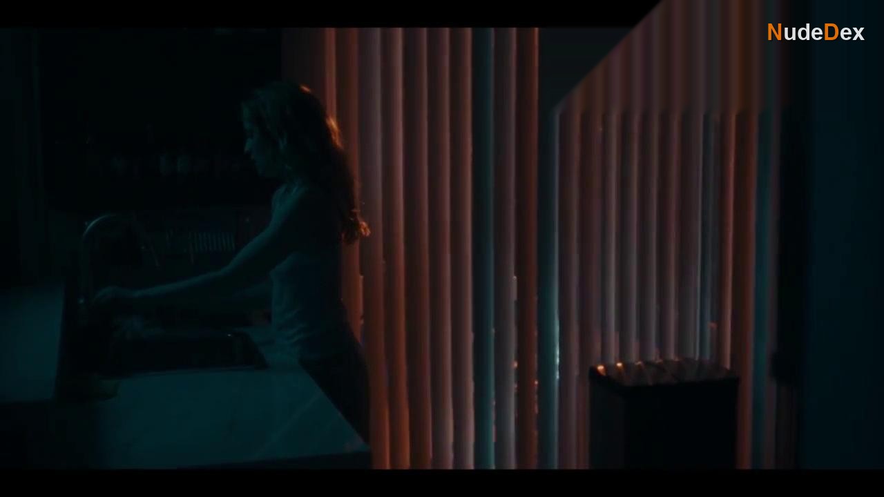 Evelyne Brochu in Chouchou, photo 8