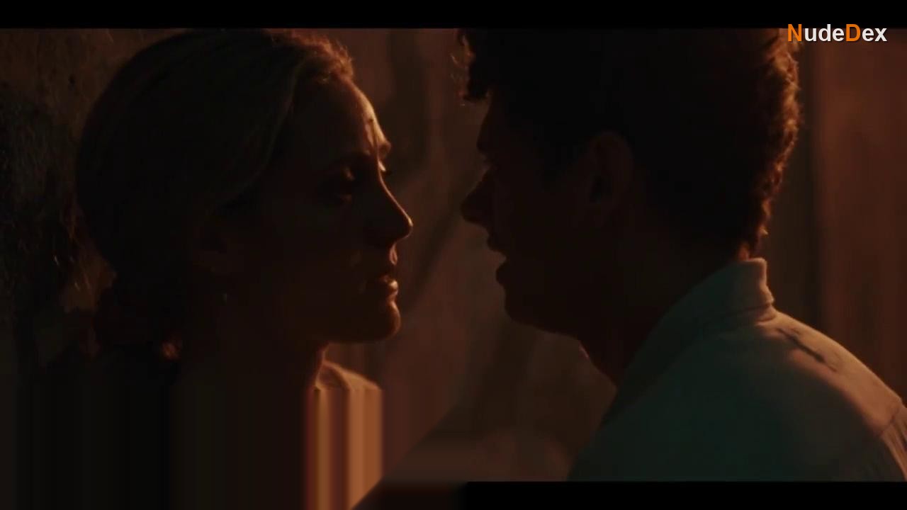 Evelyne Brochu in Chouchou, photo 12