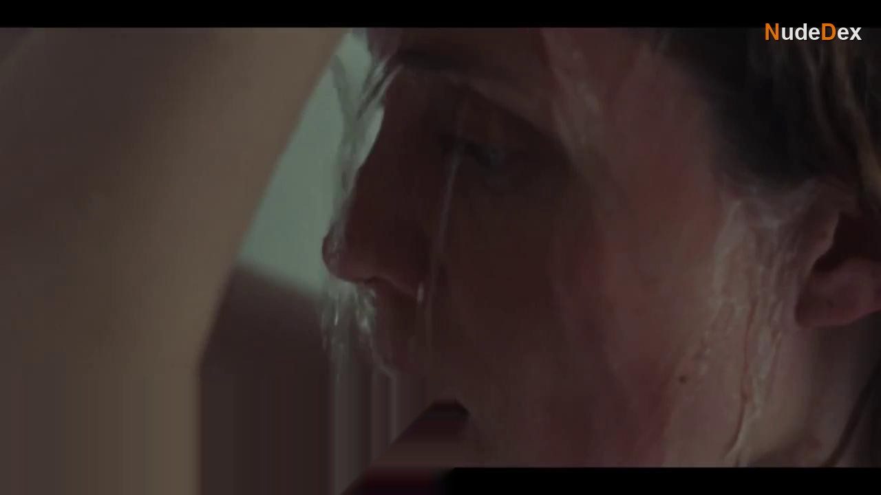 Evelyne Brochu in Chouchou, photo 14