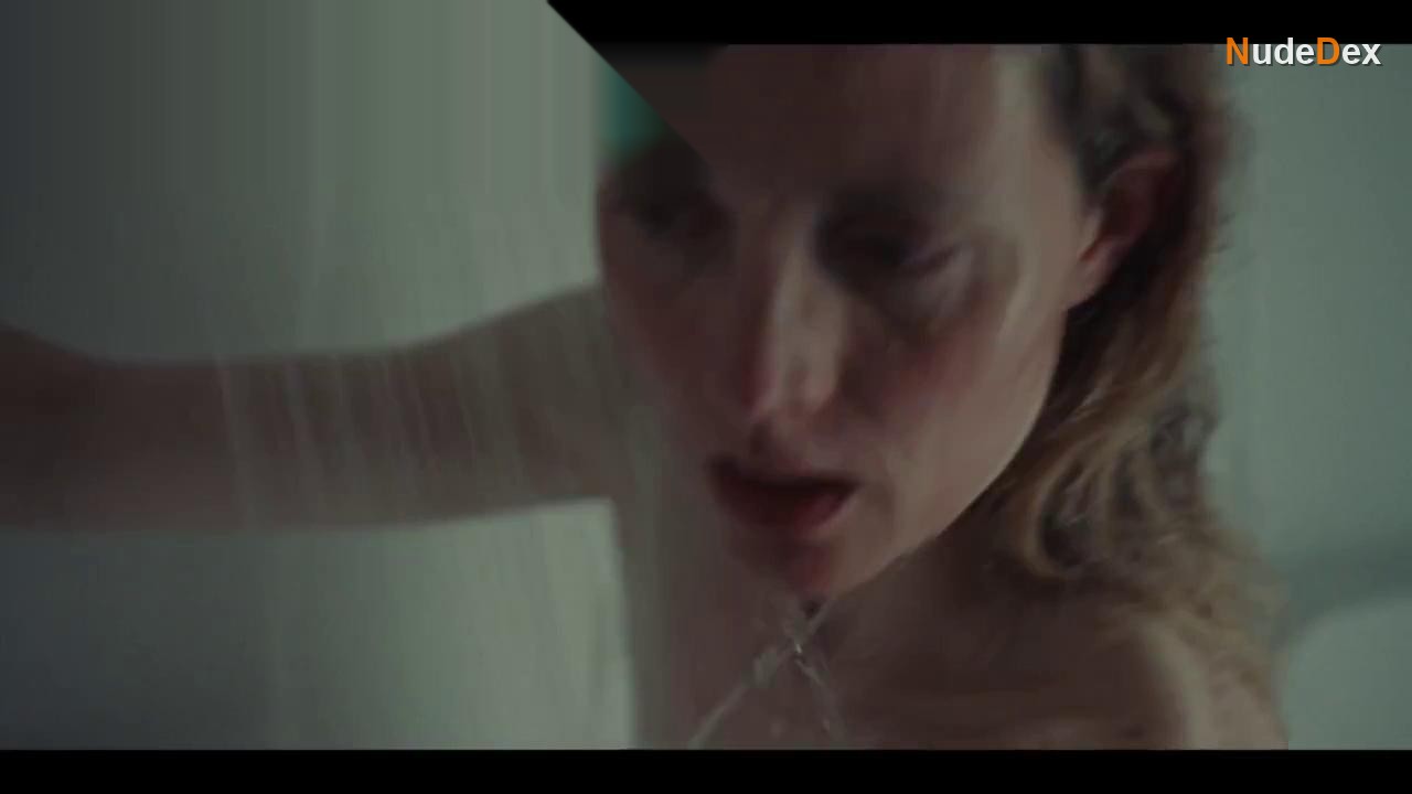 Evelyne Brochu in Chouchou, photo 17