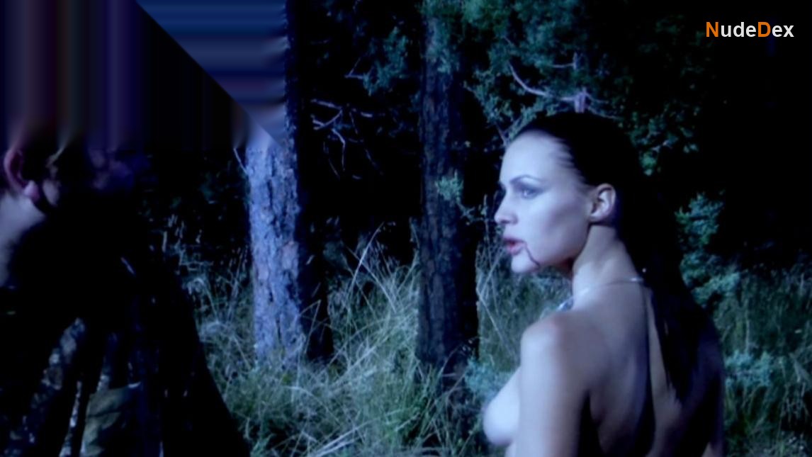 Eve Mauro in Wicked Lake, photo 1