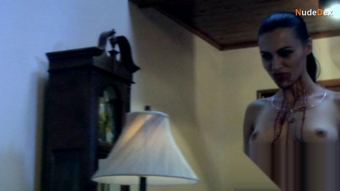 Eve Mauro in Wicked Lake, photo 3