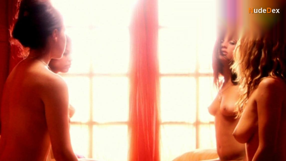 Eve Mauro in Wicked Lake, photo 6