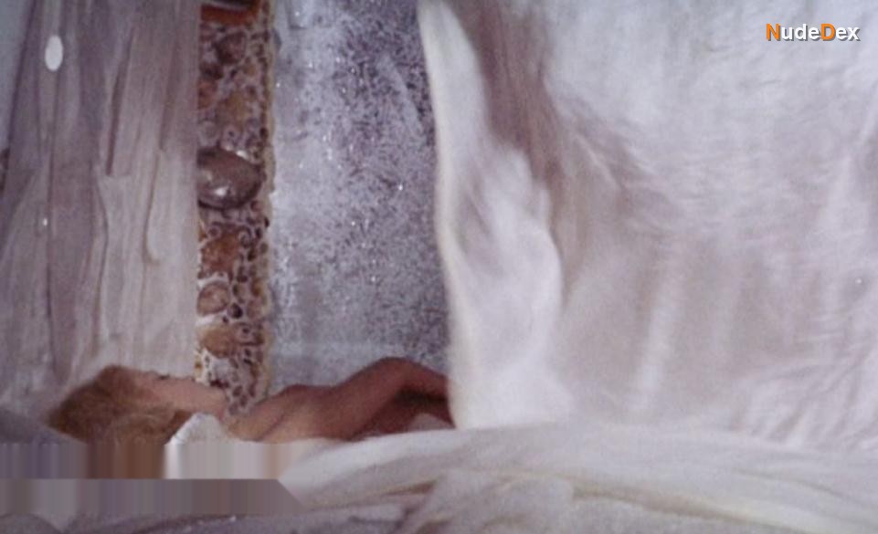Ewa Aulin in Candy, photo 5