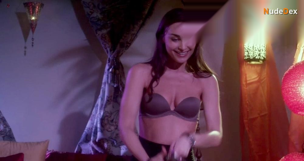 Ewa Da Cruz in Excuse Me For Living, photo 2