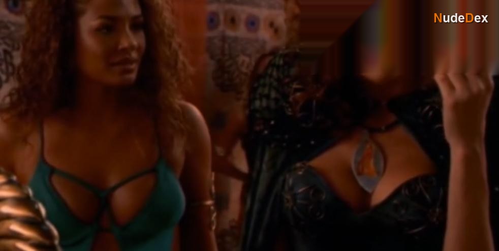 Fabiana Udenio in Hardbodies 2, photo 10
