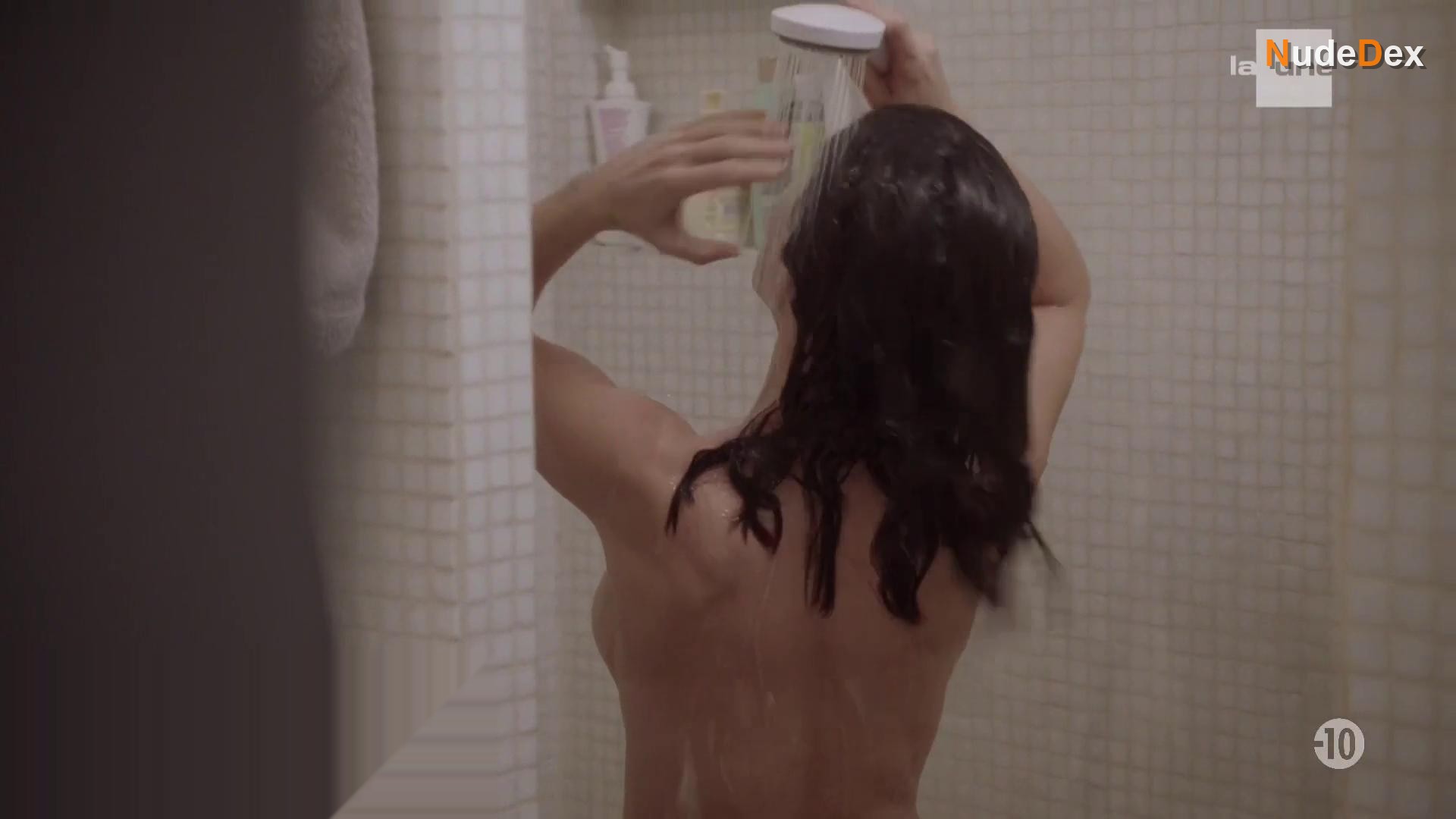 Fabienne Carat in Section De Recherches, photo 8