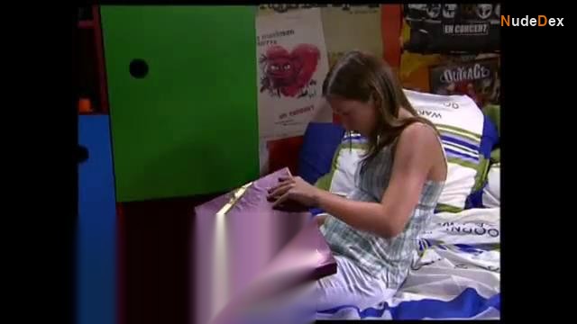 Fabienne Carat in Section De Recherches, photo 14