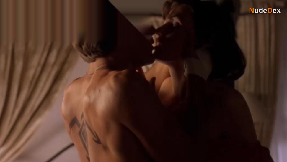 Famke Janssen in Lord Of Illusions, photo 4
