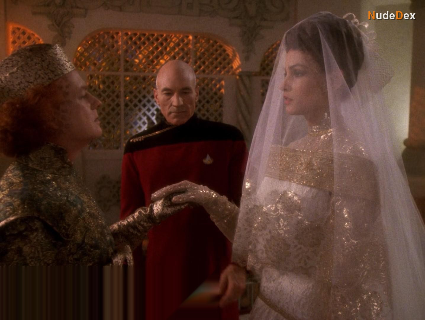 Famke Janssen in Star Trek The Next Generation, photo 3