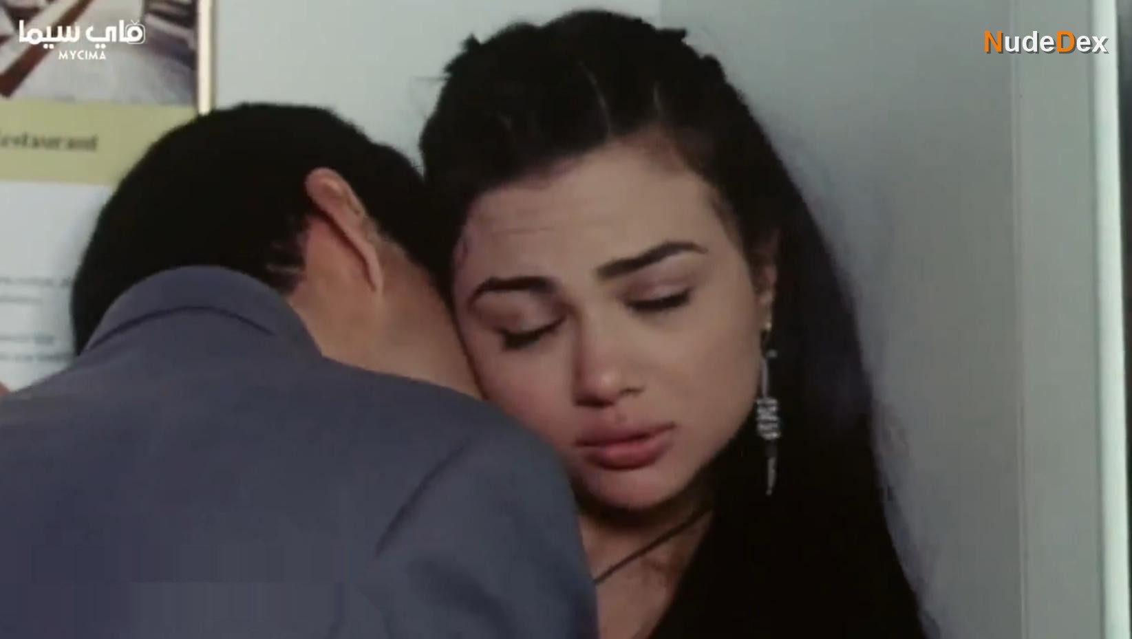 Farah Youssef in Qoboulat Masrouqa, photo 1