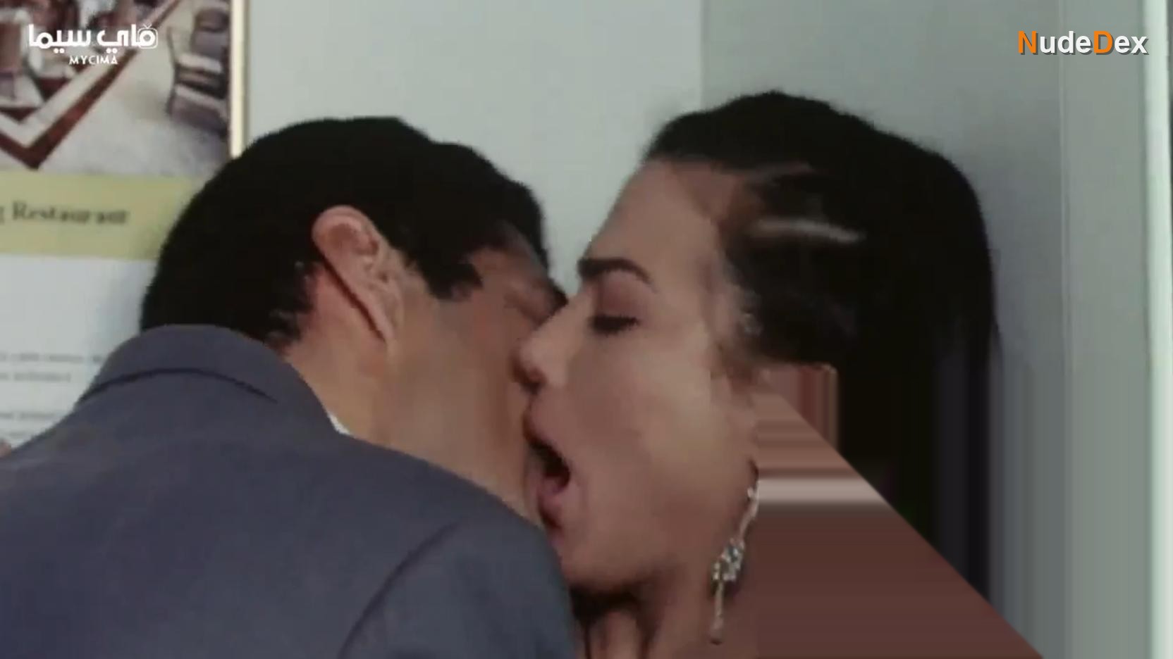 Farah Youssef in Qoboulat Masrouqa, photo 4