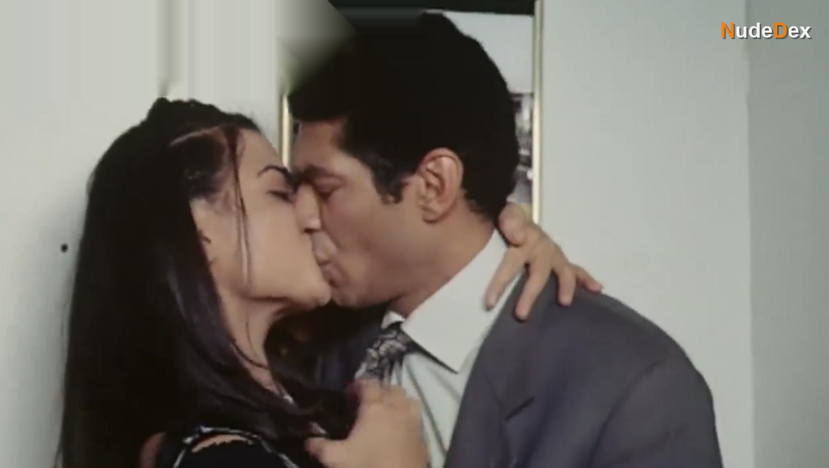 Farah Youssef in Qoboulat Masrouqa, photo 5