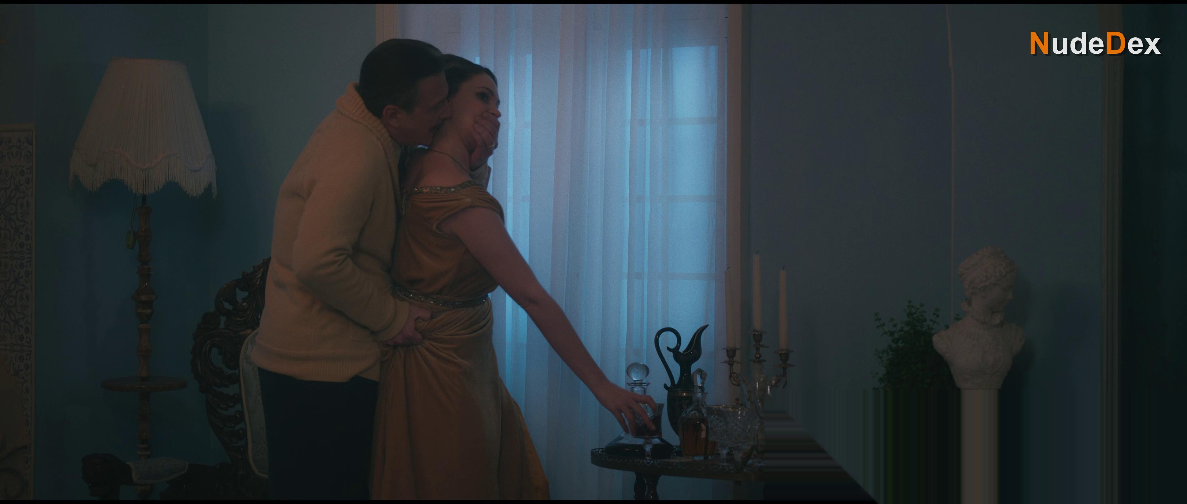 Farah Zeynep Abdullah in Bihter, photo 17