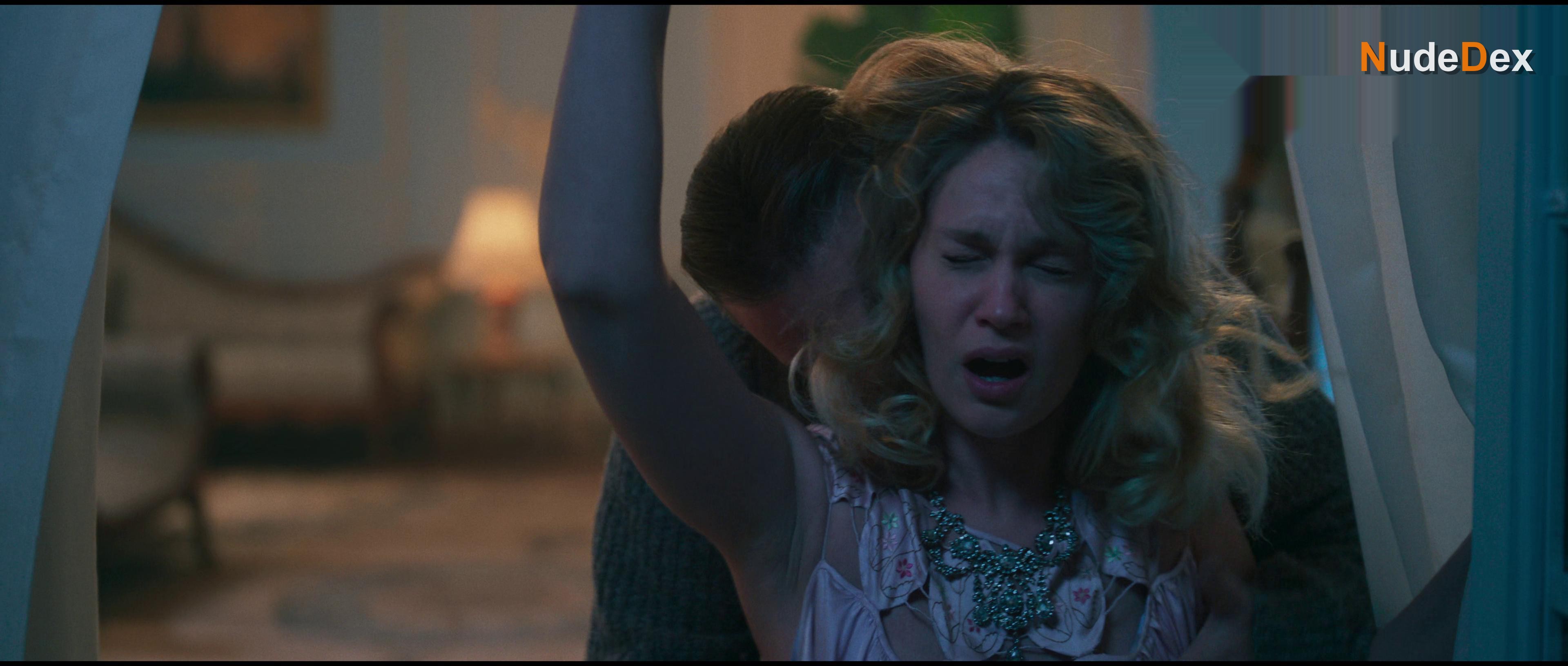 Farah Zeynep Abdullah in Bihter, photo 18