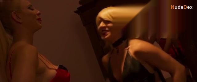 Fedra Duarte in Red Latex, photo 10
