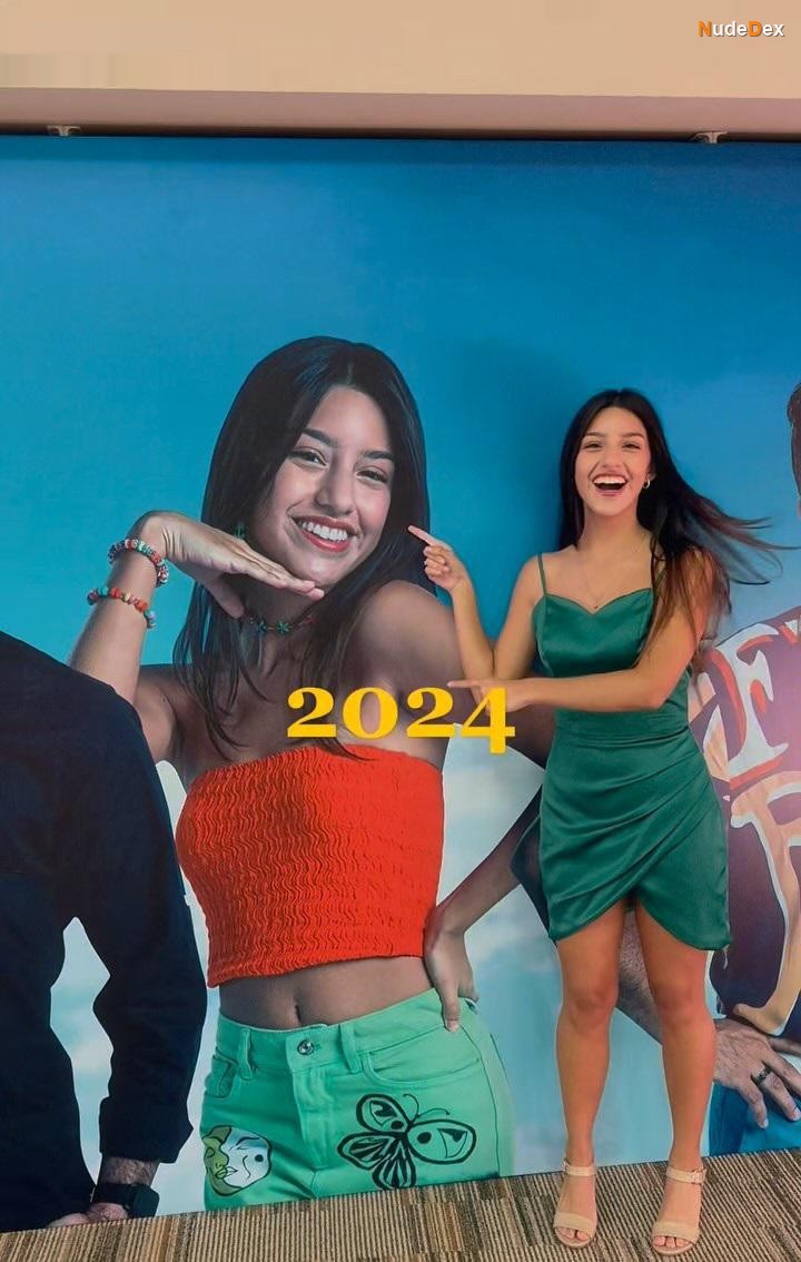 Fernanda Llanos in Papa En Apuros, photo 4