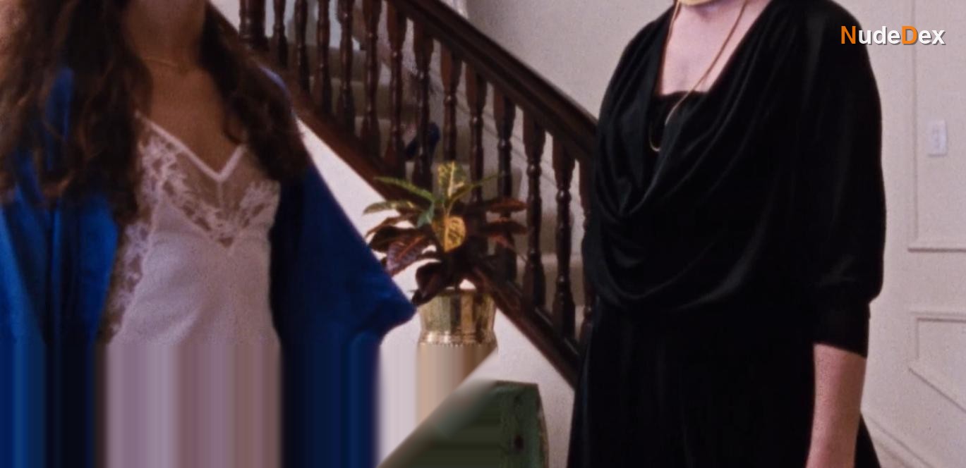 Fiona Gauntlett in Strike Of The Panther, photo 1