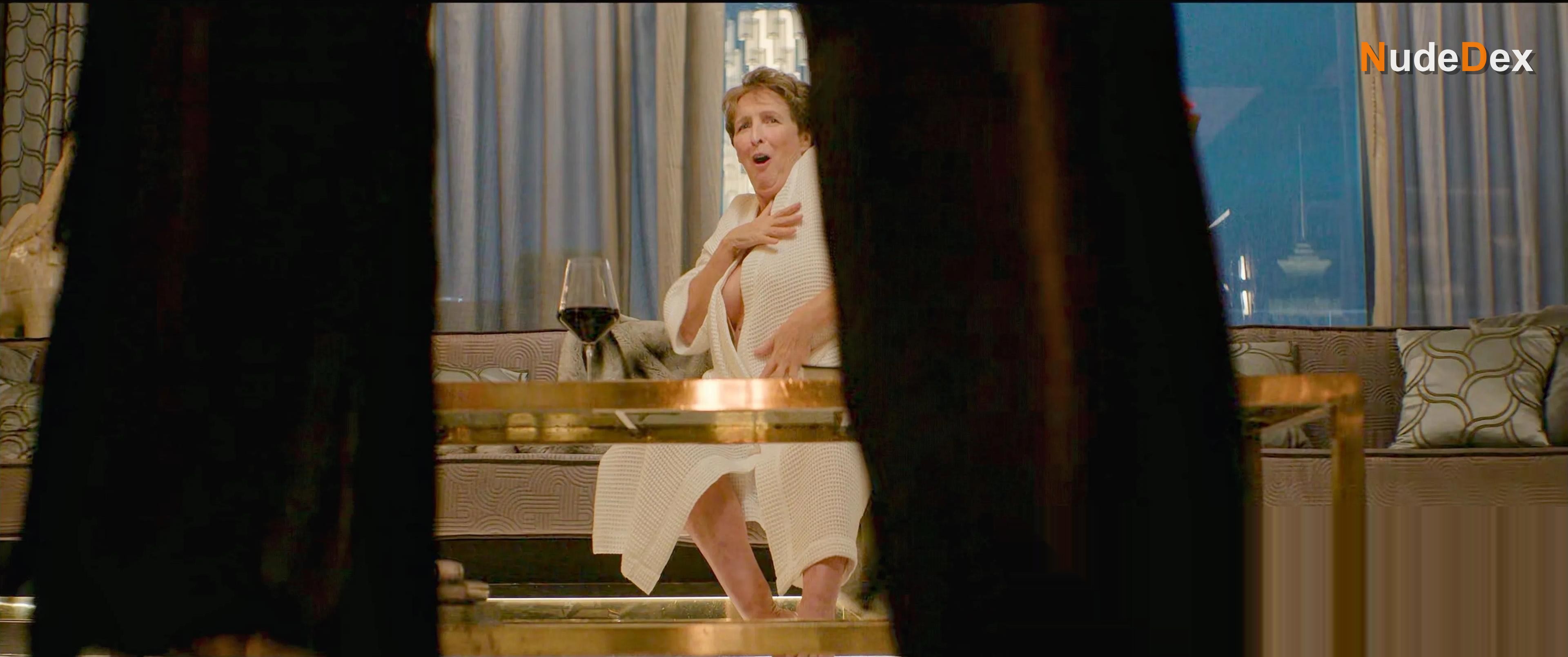 Fiona Shaw in Ladies First, photo 2